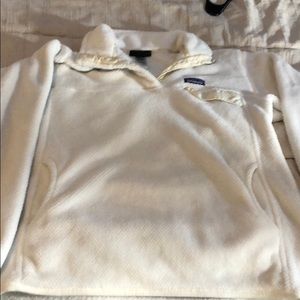 Patagonia Pull over Off white size XL